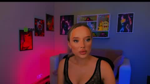 Snapshot of anneta_moon chatting on July 2026 09:24:01 AM Anneta online show from July 2026 09:24:01 AM