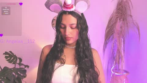 Snapshot of anngel_1 chatting on December 2024 05:40:02 PM Angel online show from December 2024 05:40:02 PM