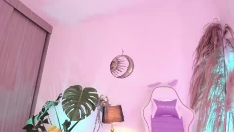 Snapshot of anngel_1 chatting on September 2025 05:23:01 PM Angel online show from September 2025 05:23:01 PM