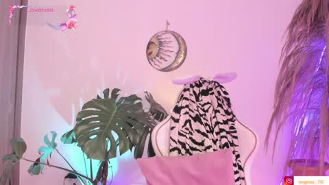 Snapshot of anngel_1 chatting on November 2025 04:12:02 PM Angel online show from November 2025 04:12:02 PM