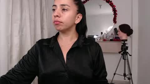 Snapshot of anngela01 chatting on March 2026 04:51:01 AM anngela online show from March 2026 04:51:01 AM