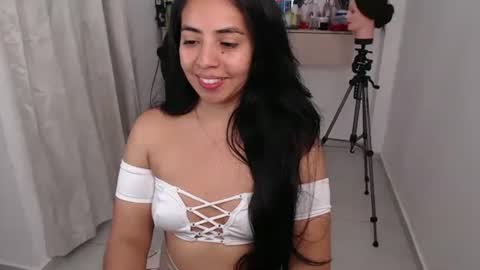 Snapshot of anngela01 chatting on March 2026 03:12:02 AM anngela online show from March 2026 03:12:02 AM