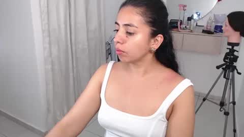 Snapshot of anngela01 chatting on March 2026 03:44:01 AM anngela online show from March 2026 03:44:01 AM