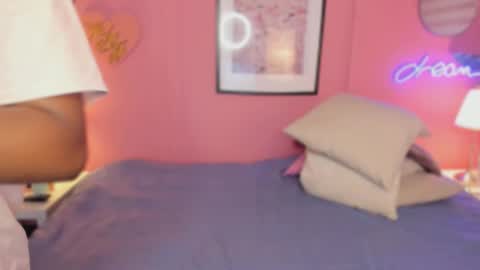 annia online show from October 2025 06:58:01 PM