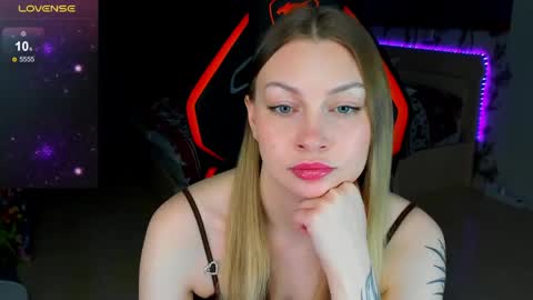 Snapshot of annie69kiss chatting on March 2026 09:55:01 PM Annie online show from March 2026 09:55:01 PM