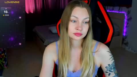 Snapshot of annie69kiss chatting on March 2026 10:19:02 AM Annie online show from March 2026 10:19:02 AM