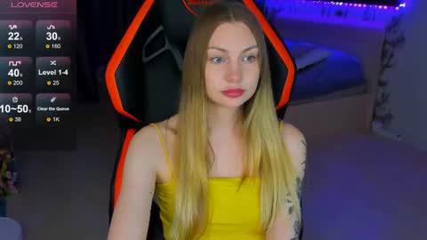 Snapshot of annie69kiss chatting on June 2026 08:23:01 PM Annie online show from June 2026 08:23:01 PM