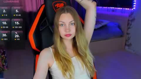 Snapshot of annie69kiss chatting on June 2026 08:19:02 AM Annie online show from June 2026 08:19:02 AM