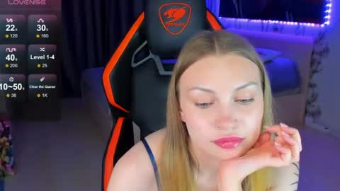 Snapshot of annie69kiss chatting on June 2026 06:41:01 PM Annie online show from June 2026 06:41:01 PM