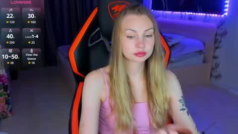 Snapshot of annie69kiss chatting on July 2026 02:25:02 AM Annie online show from July 2026 02:25:02 AM
