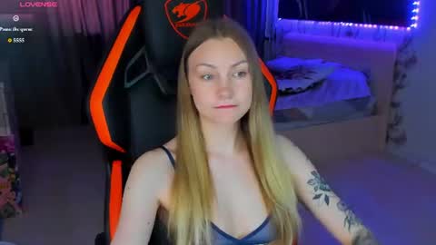 Snapshot of annie69kiss chatting on July 2026 12:01:02 PM Annie online show from July 2026 12:01:02 PM