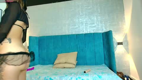 Snapshot of annie__rouse chatting on April 2026 01:41:01 PM annie__rouse online show from April 2026 01:41:01 PM