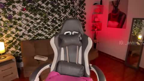 Snapshot of annie_barozzi chatting on January 2025 04:32:02 PM annie_barozzi online show from January 2025 04:32:02 PM