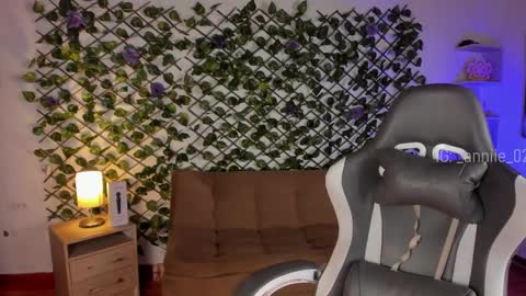 Snapshot of annie_barozzi chatting on January 2025 01:56:02 PM annie_barozzi online show from January 2025 01:56:02 PM