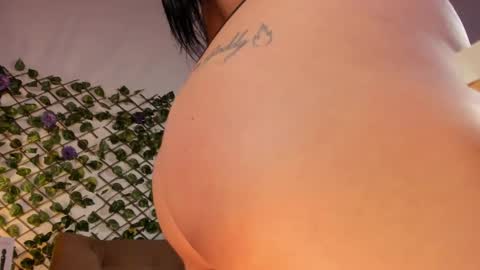 Snapshot of annie_barozzi chatting on January 2025 02:51:02 PM annie_barozzi online show from January 2025 02:51:02 PM