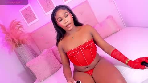 annie_dolce_ online show from November 2025 11:36:02 PM