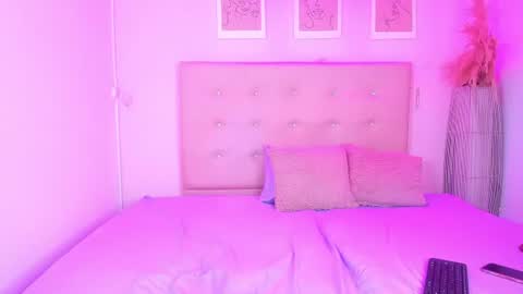 Snapshot of annie_dolce_ chatting on July 2026 01:35:02 PM annie_dolce_ online show from July 2026 01:35:02 PM