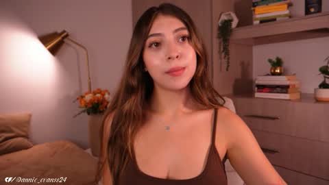 Snapshot of annie_evans24 chatting on March 2026 10:47:01 PM Annie Evans online show from March 2026 10:47:01 PM