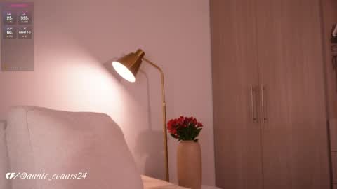 Snapshot of annie_evans24 chatting on April 2026 11:32:01 PM Annie Evans online show from April 2026 11:32:01 PM