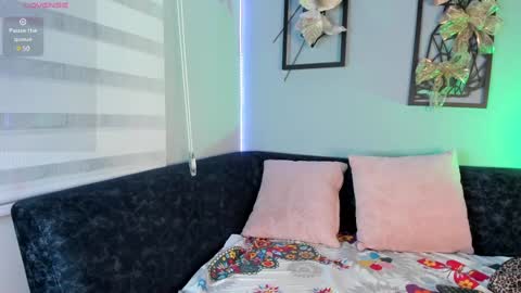 Snapshot of annie_karlsson__ chatting on December 2024 09:00:02 PM online show from December 2024 09:00:02 PM