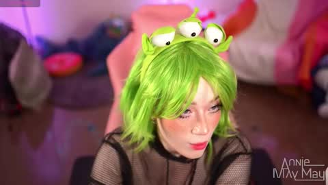 Snapshot of annie_may_may chatting on March 2026 01:01:01 PM Annie May online show from March 2026 01:01:01 PM