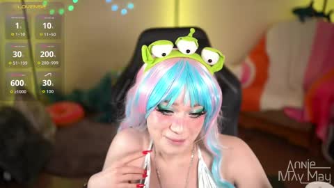 Snapshot of annie_may_may chatting on April 2026 05:18:02 AM Annie May online show from April 2026 05:18:02 AM