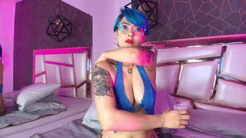 Annie  online show from October 2025 03:35:02 PM