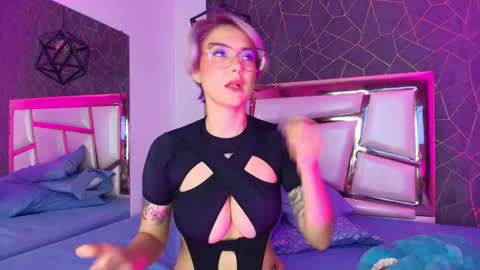 Annie  online show from November 2025 11:11:02 AM