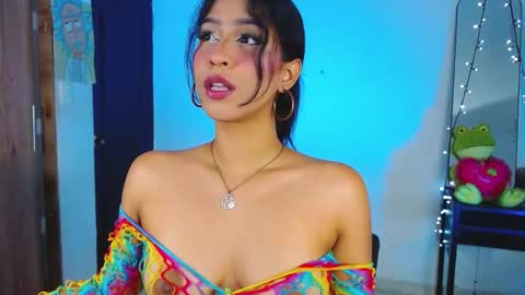 AnnieBlu3 online show from November 2025 09:41:02 AM