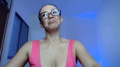 Snapshot of anniecervantez chatting on April 2026 09:37:01 PM Annie online show from April 2026 09:37:01 PM