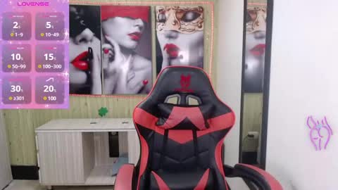 Anniee online show from January 2025 11:43:01 AM