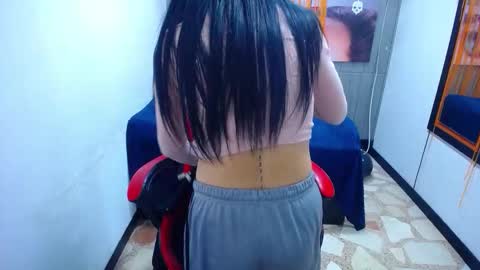 Anniee online show from November 2025 12:48:01 PM