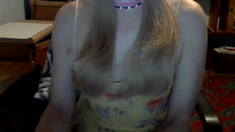 Snapshot of anniegurl chatting on March 2025 09:53:01 AM anniegurl online show from March 2025 09:53:01 AM