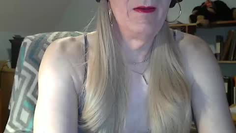 Snapshot of anniegurl chatting on March 2026 09:13:01 AM anniegurl online show from March 2026 09:13:01 AM