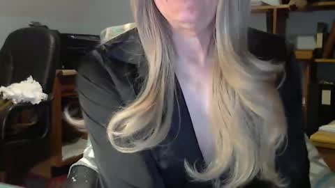 Snapshot of anniegurl chatting on April 2026 09:58:01 AM anniegurl online show from April 2026 09:58:01 AM
