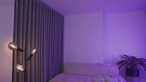 Snapshot of annieguzman_ chatting on May 2026 10:29:01 PM Annie FREE TRIAL IN BIO online show from May 2026 10:29:01 PM