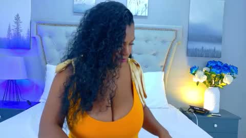 Annie Leigt online show from February 2026 12:20:01 PM