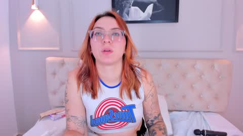 Snapshot of anniemartinezz chatting on December 2024 05:07:02 PM Annie online show from December 2024 05:07:02 PM