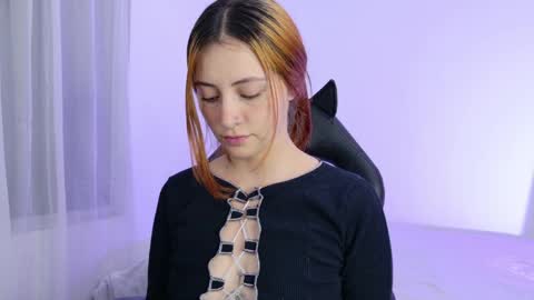 Snapshot of anniemora_ chatting on April 2026 02:01:01 AM Annie online show from April 2026 02:01:01 AM