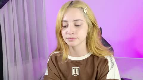Snapshot of anniemora_ chatting on April 2026 02:59:01 AM Annie online show from April 2026 02:59:01 AM