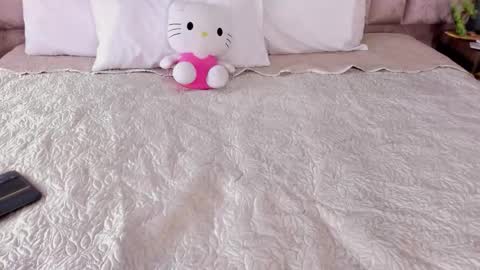 Annie online show from November 2025 12:51:02 PM