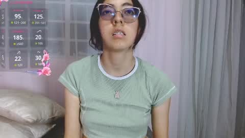 Snapshot of anniesparkle chatting on April 2026 12:19:02 AM Annie Sparkle online show from April 2026 12:19:02 AM
