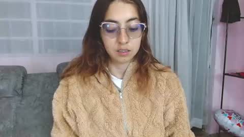 Snapshot of anniesparkle chatting on June 2026 11:58:01 PM Annie Sparkle online show from June 2026 11:58:01 PM