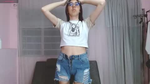 Snapshot of anniesparkle chatting on July 2026 12:08:01 AM Annie Sparkle online show from July 2026 12:08:01 AM