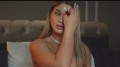 AnnieStyles online show from February 2025 08:06:02 AM