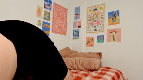 annietinky online show from November 2025 04:59:01 AM