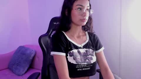 Annie Evans  online show from January 2025 01:49:01 PM