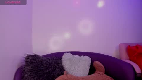 Annie Evans  online show from October 2025 02:50:01 PM