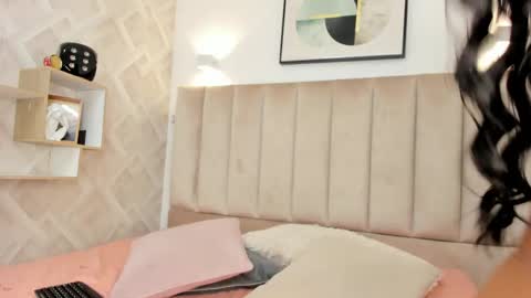 Annie Queen online show from April 2026 02:22:02 AM