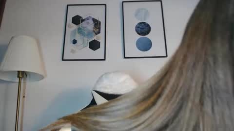 Snapshot of annika_rivers chatting on October 2025 08:37:02 PM Annika Rivers online show from October 2025 08:37:02 PM